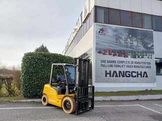 Four wheel front forklift Hangcha XE35i (CPD35-XEY2HA-SI)