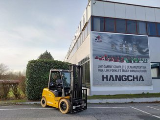 Four wheel front forklift Hangcha XE35i (CPD35-XEY2HA-SI)