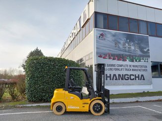 Four wheel front forklift Hangcha XE35i (CPD35-XEY2HA-SI)