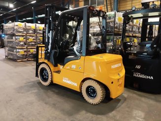 Four wheel front forklift Hangcha XE35i (CPD35-XEY2HA-SI)