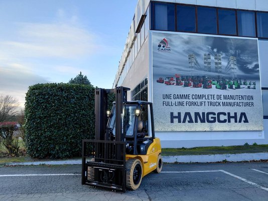 Four wheel front forklift Hangcha XE35i (CPD35-XEY2HA-SI) - 1