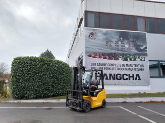 Four wheel front forklift Hangcha XE15i (CPD15-XEY2HA-SI)