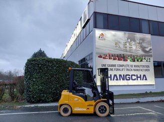 Four wheel front forklift Hangcha XE25i ( CPD25-XEY2HA-SI )