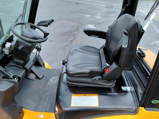 Four wheel front forklift Hangcha XE25i ( CPD25-XEY2HA-SI )