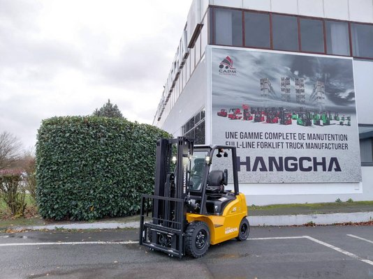 Four wheel front forklift Hangcha XE20i - 1