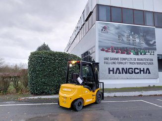 Four wheel front forklift Hangcha XE25i ( CPD25-XEY2HA-SI )