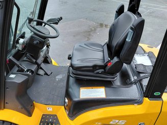 Four wheel front forklift Hangcha XE25i ( CPD25-XEY2HA-SI )