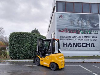 Four wheel front forklift Hangcha XE25i ( CPD25-XEY2HA-SI )