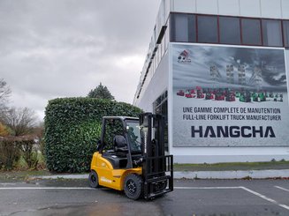 Four wheel front forklift Hangcha XE25i ( CPD25-XEY2HA-SI )