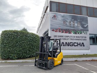 Four wheel front forklift Hangcha XE25i ( CPD25-XEY2HA-SI )