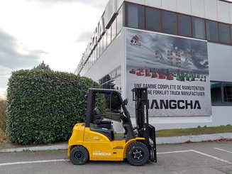 Four wheel front forklift Hangcha XE25i ( CPD25-XEY2HA-SI )
