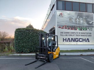 Four wheel front forklift Hangcha XE25i ( CPD25-XEY2HA-SI )