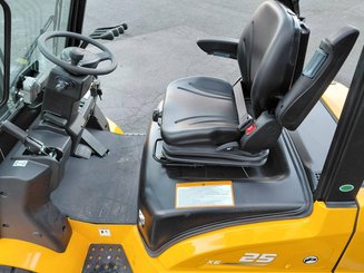 Four wheel front forklift Hangcha XE25i ( CPD25-XEY2HA-SI )