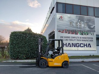 Four wheel front forklift Hangcha XE25i ( CPD25-XEY2HA-SI )