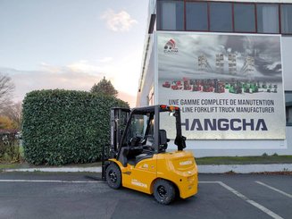 Four wheel front forklift Hangcha XE25i ( CPD25-XEY2HA-SI )