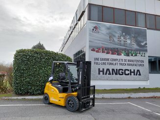 Four wheel front forklift Hangcha XE25i ( CPD25-XEY2HA-SI )
