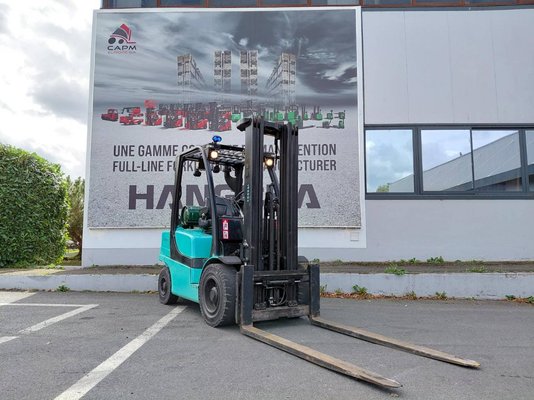 Four wheel front forklift Hyster H3.00FT - 1
