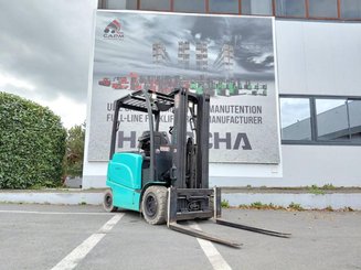 Four wheel front forklift Hyster J2.50XM