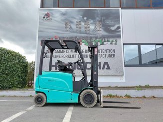 Four wheel front forklift Hyster J2.50XM