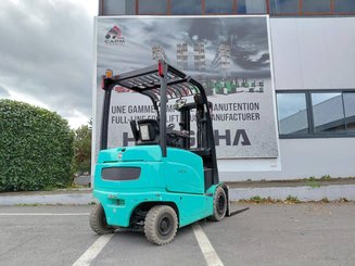 Four wheel front forklift Hyster J2.50XM