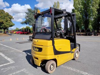 Four wheel front forklift Yale ERP25VL