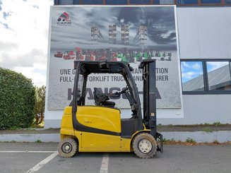 Four wheel front forklift Yale ERP25VL