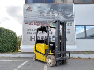 Four wheel front forklift Yale ERP25VL