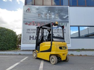 Four wheel front forklift Yale ERP25VL