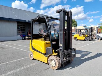 Four wheel front forklift Yale ERP25VL