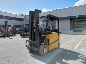 Four wheel front forklift Yale ERP25VL
