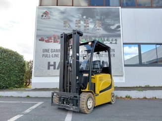 Four wheel front forklift Yale ERP25VL