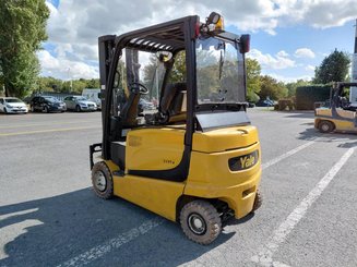 Four wheel front forklift Yale ERP25VL