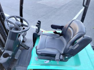 Three wheel front forklift Yale ERP18VTL