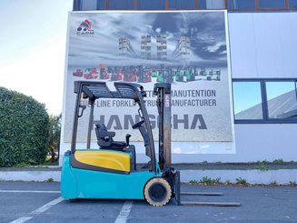 Three wheel front forklift Yale ERP18VTL