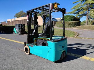 Three wheel front forklift Yale ERP18VTL