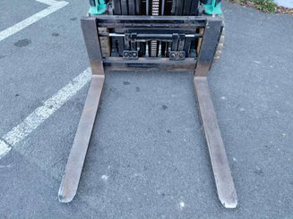 Three wheel front forklift Yale ERP18VTL