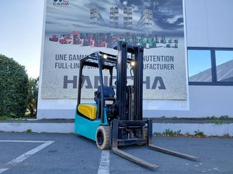 Three wheel front forklift Yale ERP18VTL