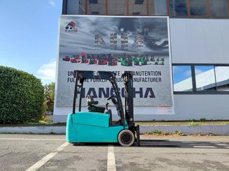 Three wheel front forklift Yale ERP18VTL