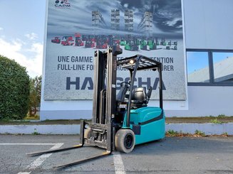 Three wheel front forklift Yale ERP18VTL