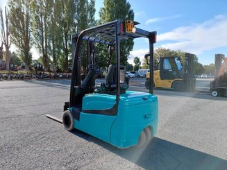 Three wheel front forklift Yale ERP18VTL