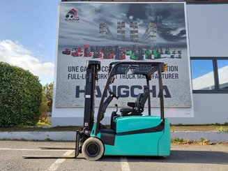 Three wheel front forklift Yale ERP18VTL