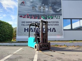 Three wheel front forklift Yale ERP18VTL