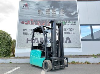 Three wheel front forklift Hyster J160XNT