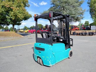 Three wheel front forklift Hyster J160XNT