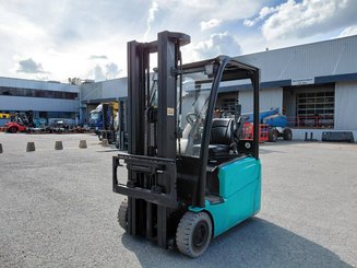 Three wheel front forklift Hyster J160XNT