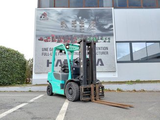 Four wheel front forklift Yale GDP25VX