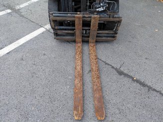 Four wheel front forklift Yale GDP25VX