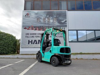 Four wheel front forklift Yale GDP25VX
