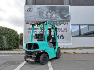 Four wheel front forklift Yale GDP25VX
