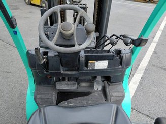 Four wheel front forklift Yale GDP25VX